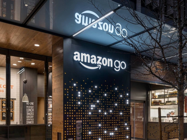 Amazon mulls opening 3,000 cashierless stores