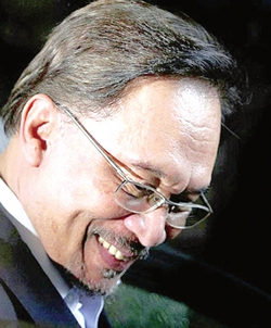Anwar to  contest  in Port  Dickson