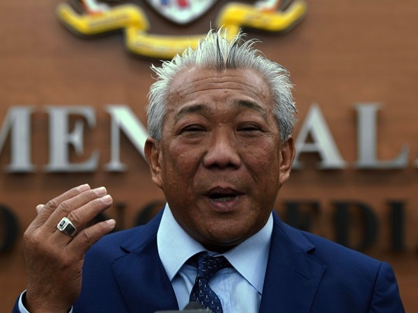 Others might leave Umno but I'm staying, says Bung