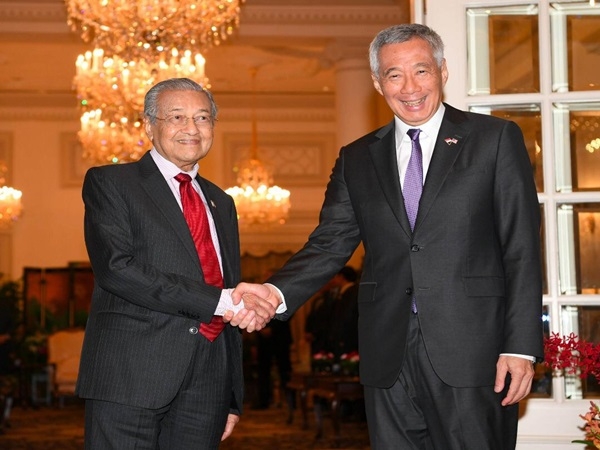 Mahathir discusses water issue  with S'pore