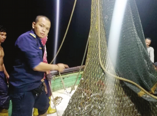 12 Indonesian fishermen nabbed