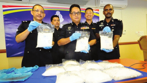 Syabu worth more than RM500K  seized, three held