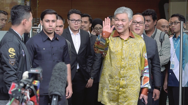 Zahid quizzed by MACC for 8 hours, to be present again today